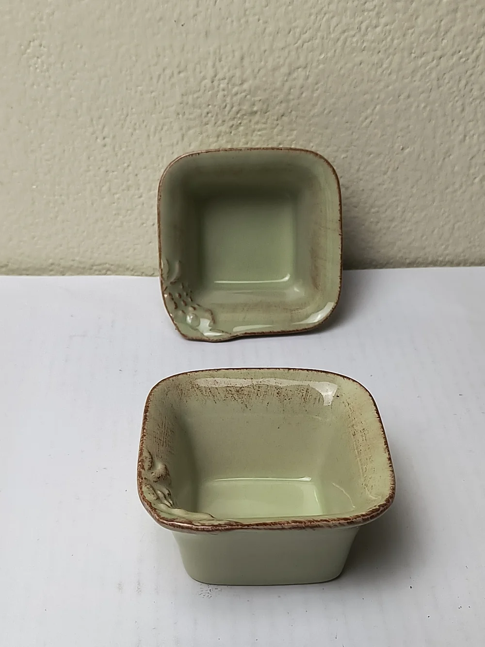 Casa Stone Madeira Harvest Ceramic Vase by Casafina Sauce Dish - Dijon Gold